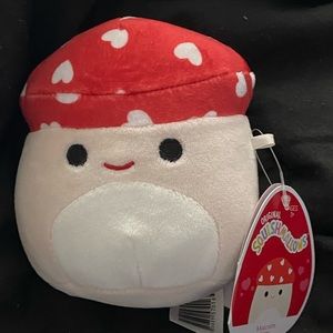 Squishmallows Valentine’s Day Malcom the mushroom with hearts 5” NWT